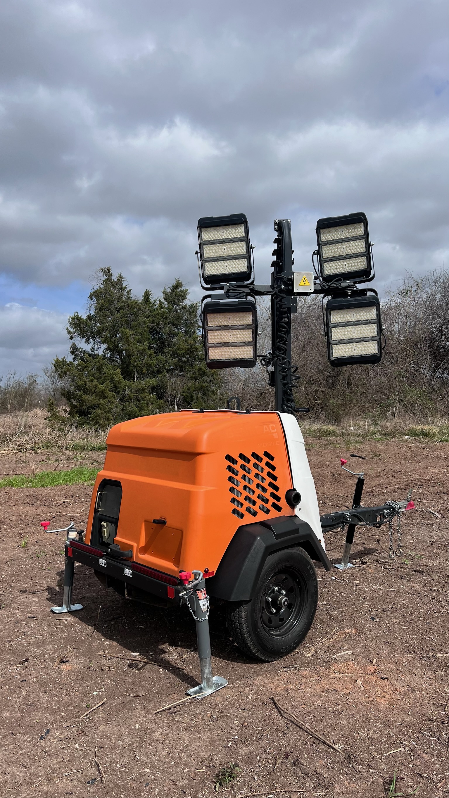 GENERAC TOWEABLE LIGHT TOWER